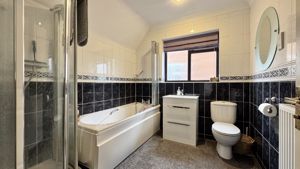 Photo 16- click for photo gallery